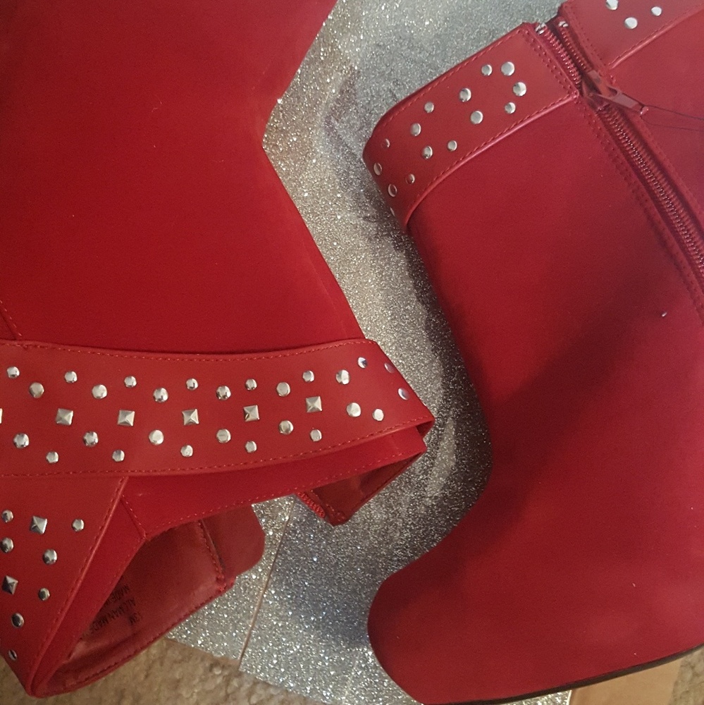 NWT Red Booties - Picture 2 of 3